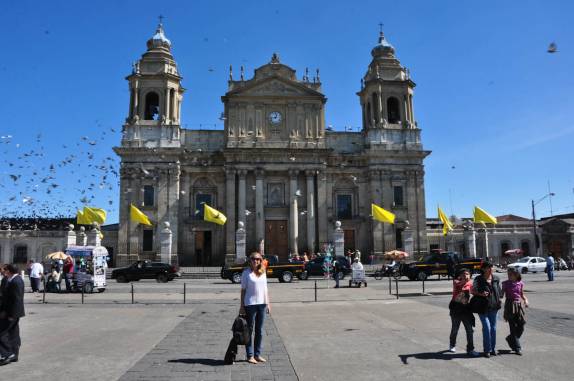 Na Praça Centenário, a Catedral da Cidade da Guatemala, capital do país